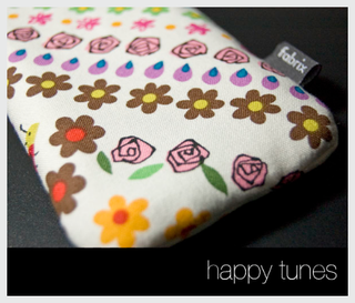 Illustration for article titled Fabrix iPhone 3G Sleeves Are Classy, Fashionable